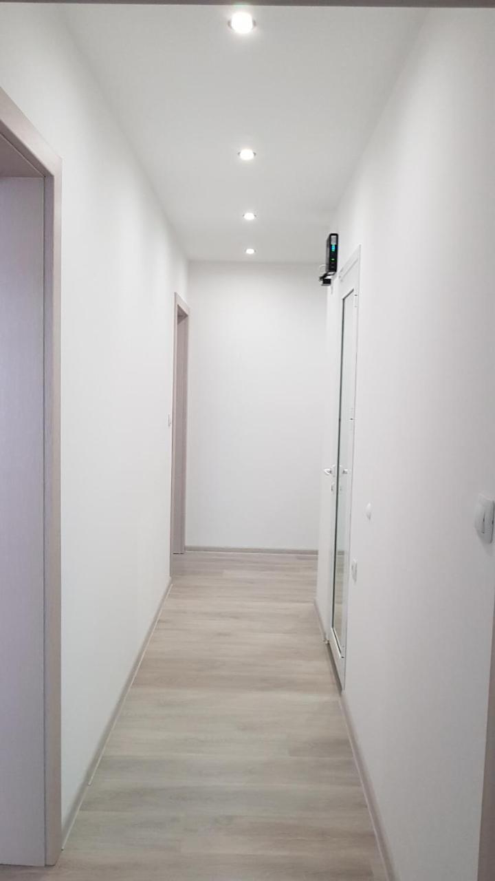 Д И В 2 - D & V 2 Apartment ساندانسكي المظهر الخارجي الصورة