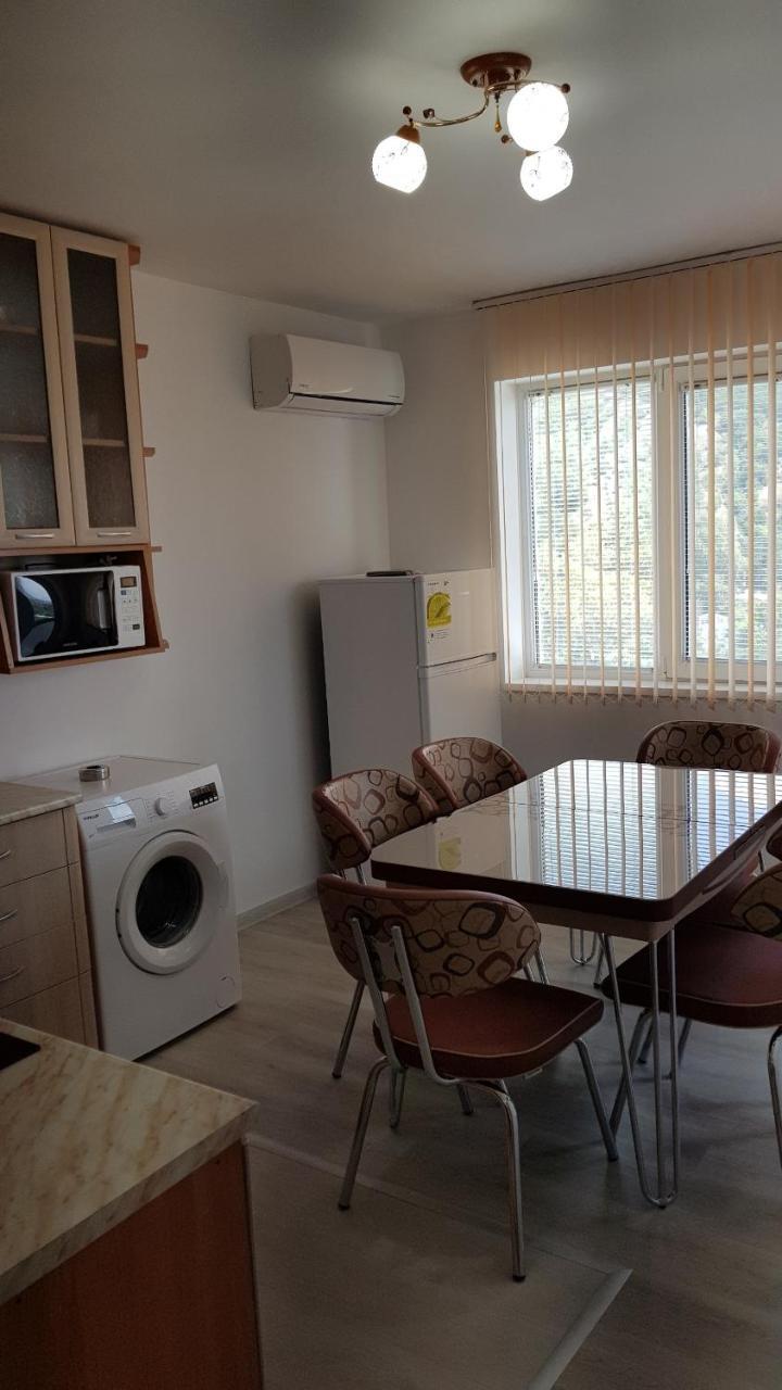 Д И В 2 - D & V 2 Apartment ساندانسكي المظهر الخارجي الصورة